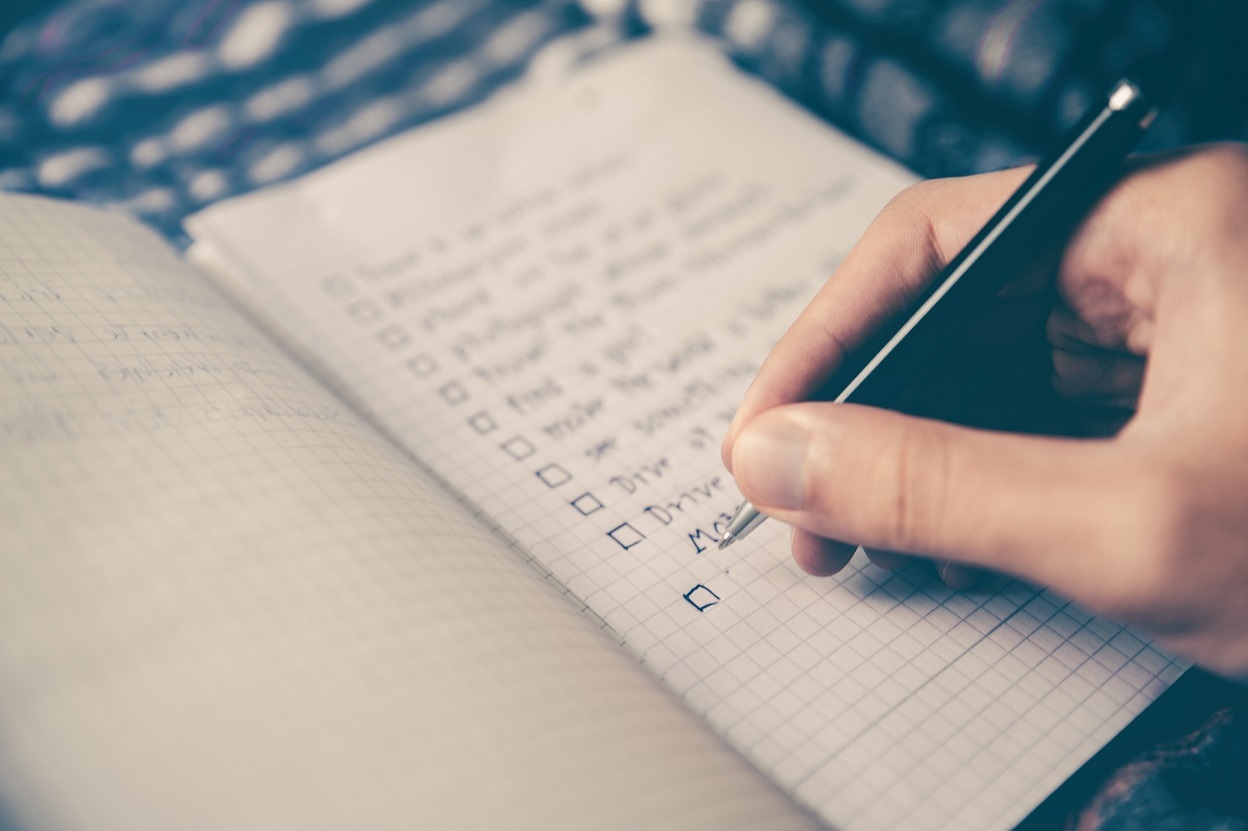 A Military Spouse’s Guide to PCS Checklists and Downloads